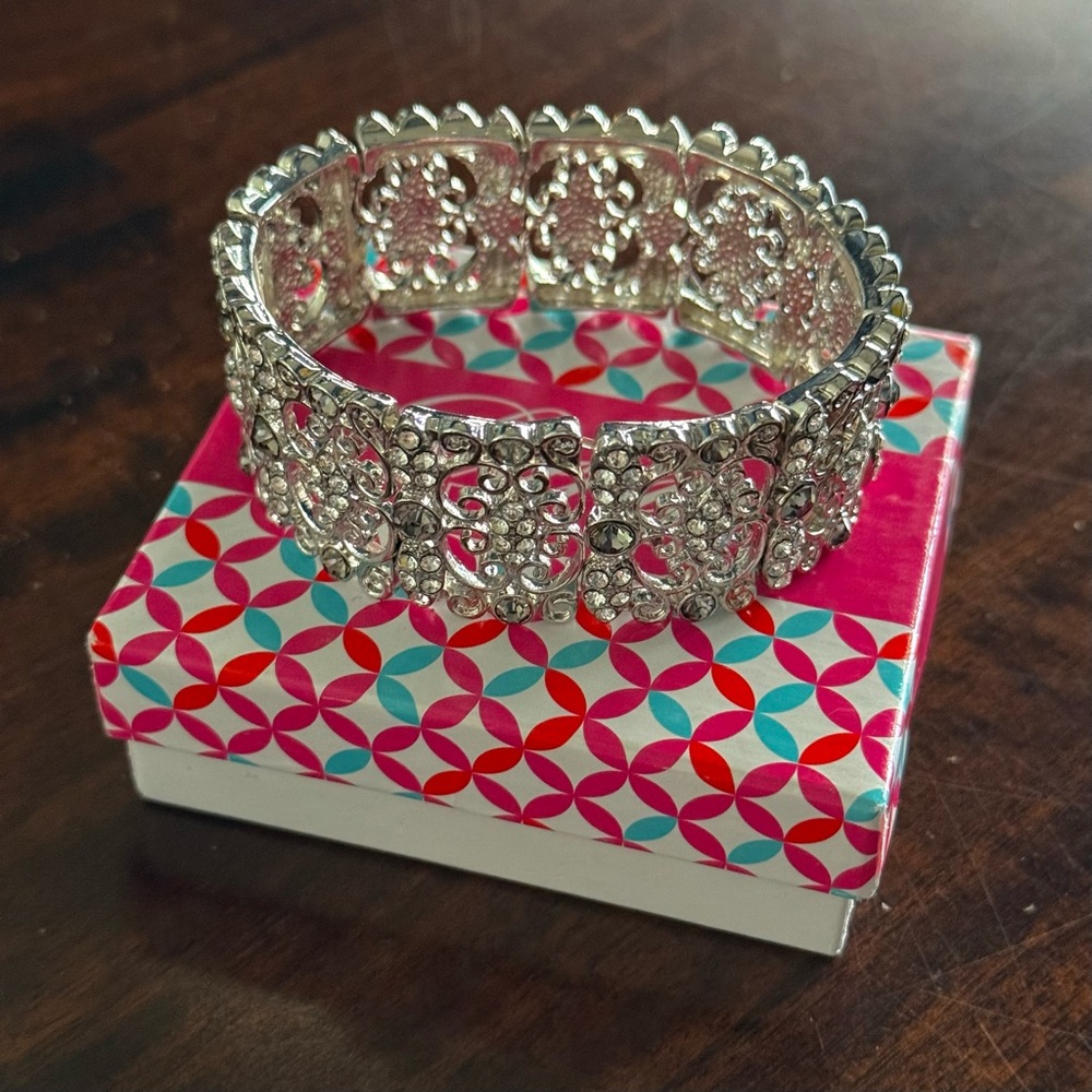 PREMIER DESIGN Elegant Silver Filigree Bracelet